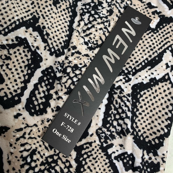 NWT New Mix Plus Snakeskin Print Leggings Womens Size Curvy (14-20) - Picture 4 of 5